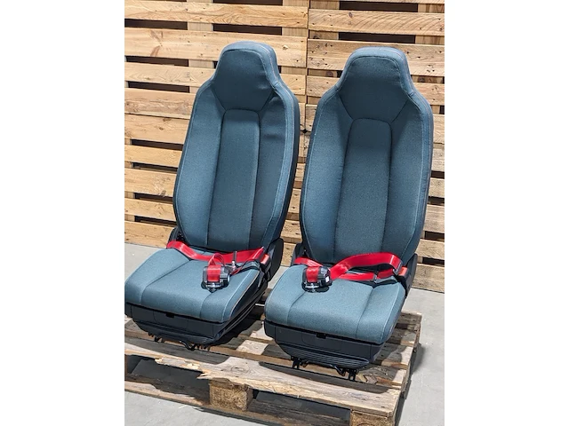 2x stoel voor o.a. volvo fe - afbeelding 1 van  11
