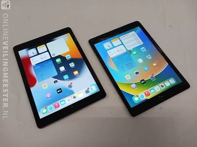 2x tablet apple, ipad 5e en 6e generatie, space gray - afbeelding 1 van  3