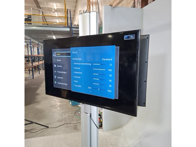 2x televisie op standaard , samsung, ue46f5000aw - afbeelding 2 van  10