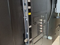 2x televisie op standaard , samsung, ue46f5000aw - afbeelding 9 van  10