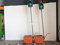 2x tijdelijke verkeersregelinstallatie - afbeelding 1 van  12