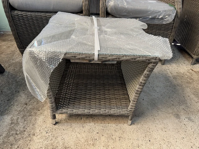 2x tuinstoel met kussens met 1x bijzettafel met glasplaat w.o. denza - afbeelding 6 van  7