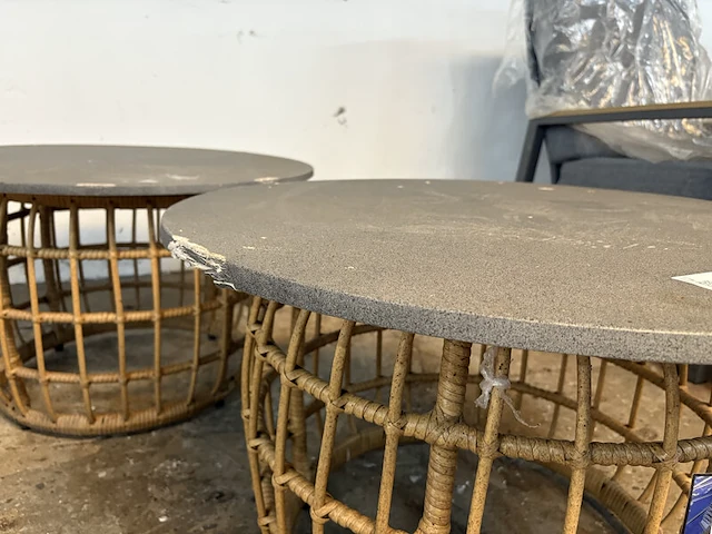 2x tuintafel, bijzettafel diameter 75 cm, buiten. - afbeelding 4 van  7