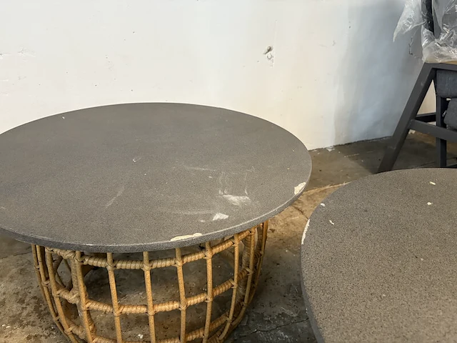 2x tuintafel, bijzettafel diameter 75 cm, buiten. - afbeelding 7 van  7