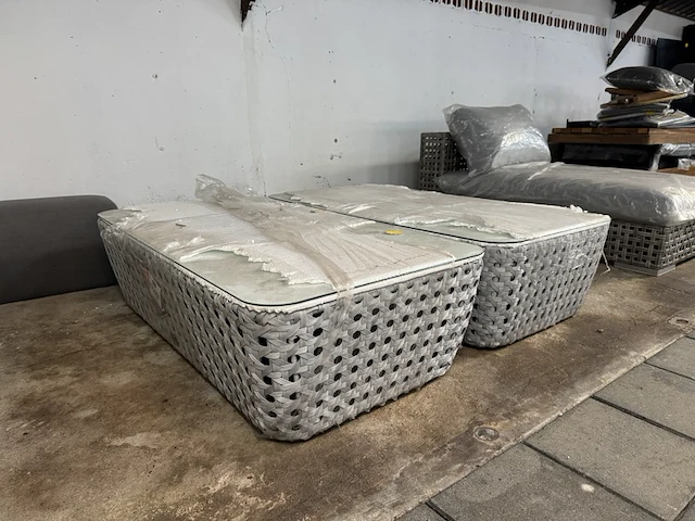 2x tuintafel, bijzettafel met glasplaat 129x70x36 cm - afbeelding 1 van  5