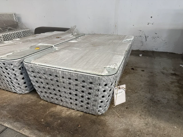 2x tuintafel, bijzettafel met glasplaat 129x70x36 cm - afbeelding 3 van  5