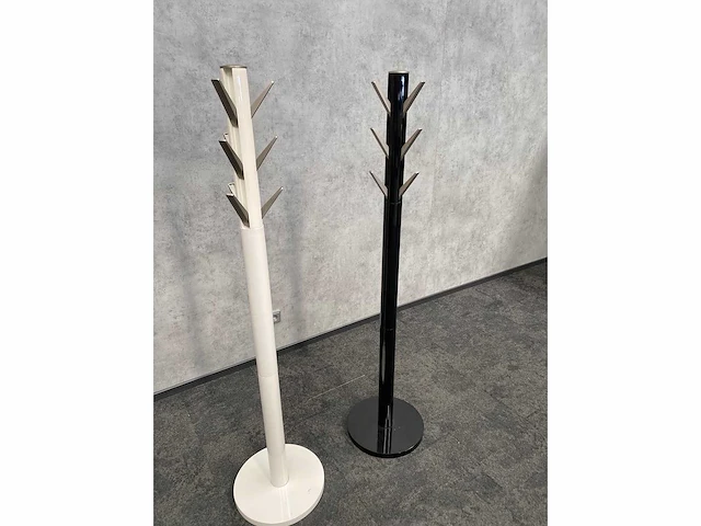 2x umbra flapper - design garderobe standaard - afbeelding 11 van  13