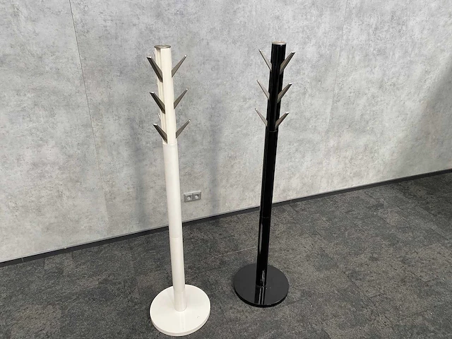 2x umbra flapper - design garderobe standaard - afbeelding 13 van  13