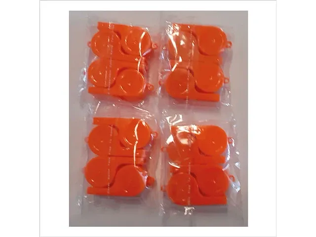 2x verpakking van 4 fluitjes oranje - afbeelding 1 van  3