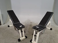 2x verstelbare fitnessbank, technogym - afbeelding 1 van  8