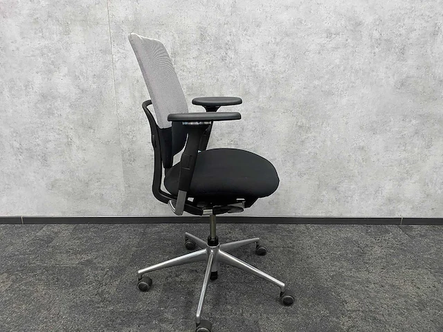 2x vitra - bureaustoel, 2x vitra conferentiestoel - afbeelding 11 van  17
