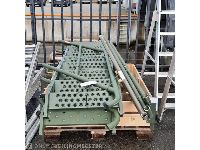 2x voertuig trap in onderdelen - afbeelding 1 van  6