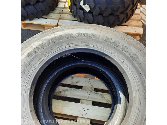 2x vrachtwagenband michelin, xzy-2 - afbeelding 2 van  4