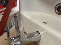 2x wastafel met kraan, 1x douchebak w.o. geberit - afbeelding 3 van  5