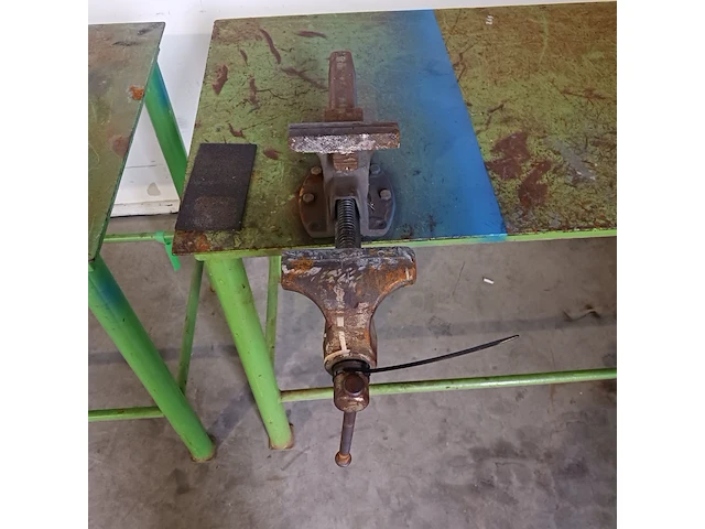 2x werkbank met bankschroef - afbeelding 15 van  15