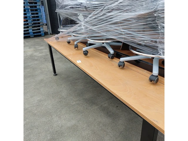 2x werktafel met 16x bureaustoel - afbeelding 4 van  8