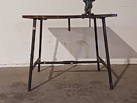 2x werktafel met bankschroef - afbeelding 2 van  5