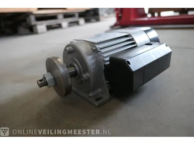 2x zaagmotor met rem - afbeelding 1 van  4