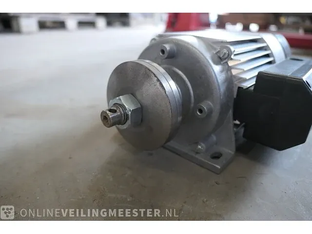 2x zaagmotor met rem - afbeelding 2 van  4