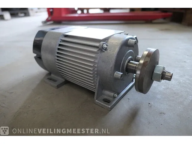 2x zaagmotor met rem - afbeelding 3 van  4