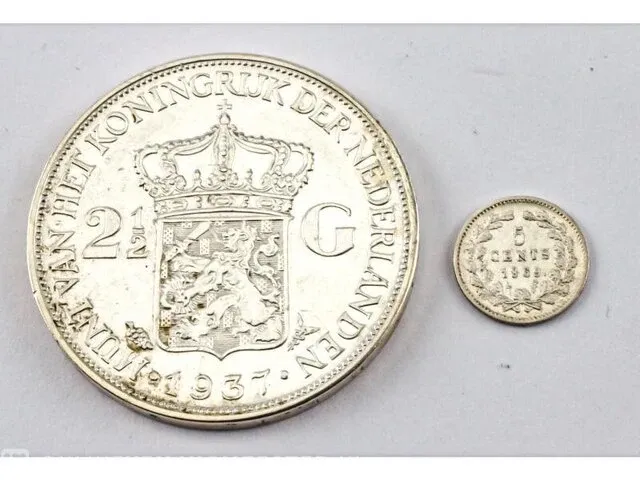 2x zilveren munten kon. willem en kon. wilhelmina - afbeelding 2 van  2