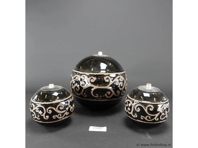 3 aardewerk bollen als olielamp - afbeelding 1 van  5