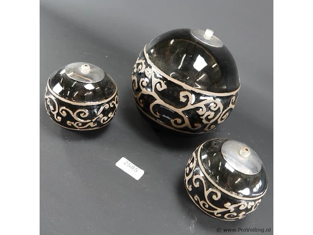 3 aardewerk bollen als olielamp - afbeelding 3 van  5