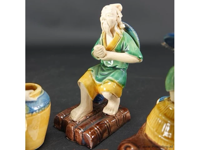 3 aardewerk chinese figuren - afbeelding 3 van  5