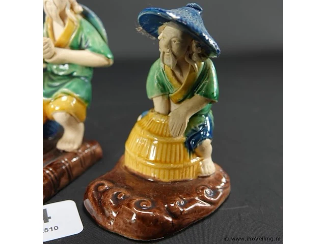 3 aardewerk chinese figuren - afbeelding 4 van  5