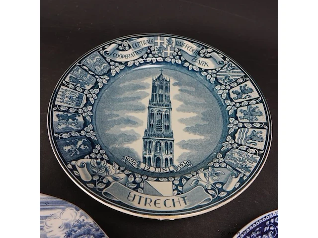 3 antieke (1900 en 1938)porseleinen borden - afbeelding 2 van  5