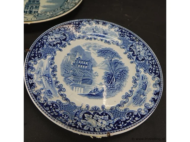 3 antieke (1900 en 1938)porseleinen borden - afbeelding 3 van  5