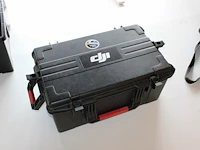 3-assige gimbal dji ronin r-16 voorzien van afstandsbediening, accu's, lader en accessoires in flightcase. - afbeelding 4 van  4