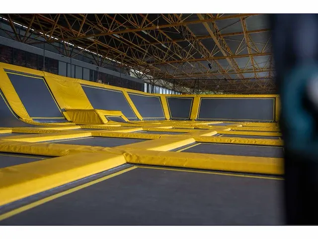 3 atoms llc trampolinepark (27x15 meter) - afbeelding 2 van  8