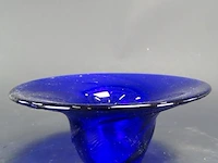 3 blauwglazen voorwerpen - afbeelding 3 van  5