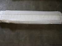 3-connections radiator - 160x22x30cm | nieuw in verpakking - afbeelding 1 van  3