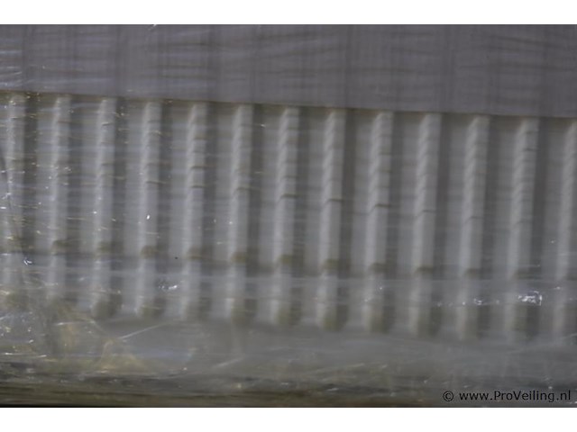 3-connections radiator - 160x22x30cm | nieuw in verpakking - afbeelding 2 van  3
