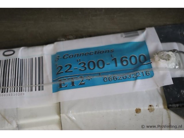 3-connections radiator - 160x22x30cm | nieuw in verpakking - afbeelding 3 van  3