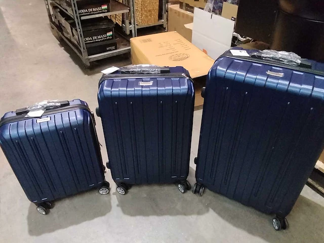 3 delige harde reiskofferset met wieltjes - afbeelding 1 van  5