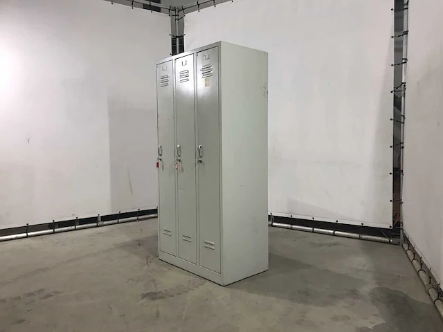 3-delige lockerkast met sleutels (2x) - afbeelding 1 van  7