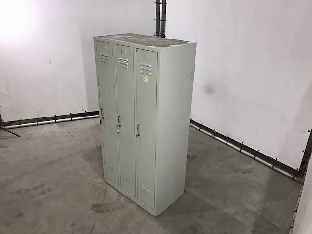 3-delige lockerkast met sleutels (2x) - afbeelding 4 van  7