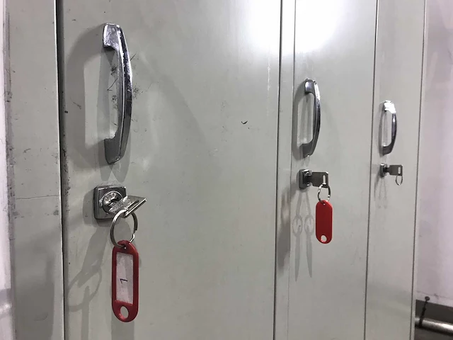 3-delige lockerkast met sleutels (2x) - afbeelding 6 van  7