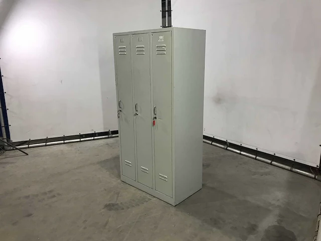 3-delige lockerkast met sleutels (2x) - afbeelding 1 van  8