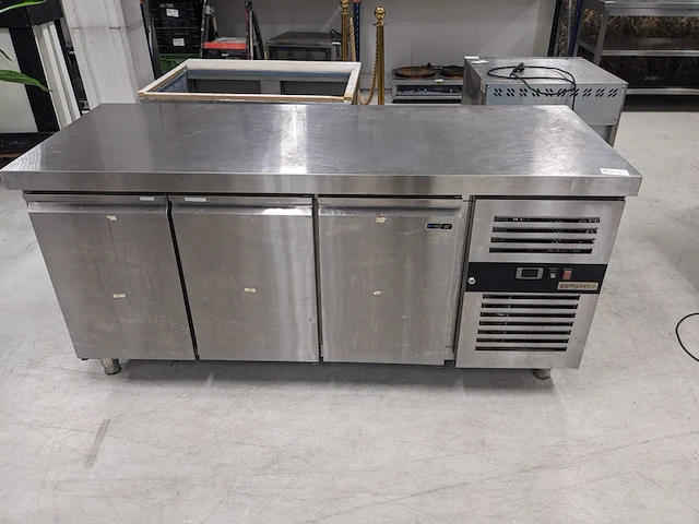 3-deurs koel werkbank, ggmgastro, gts187nd - afbeelding 2 van  9
