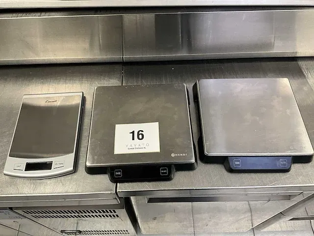 3 diverse digitale keukenweegschalen - afbeelding 1 van  3