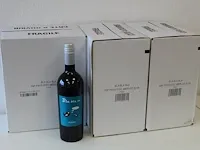 3 dozen 6 flessen merlot bla bla bla. 75 cl. jaartal 2018. alc. 13,5%. vin de pays dóc languedoc frankrijk....