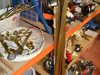 3 juwelenkistjes, muurbeslag voor gordijnen, 4 sierborden, quarts klok - afbeelding 3 van  11