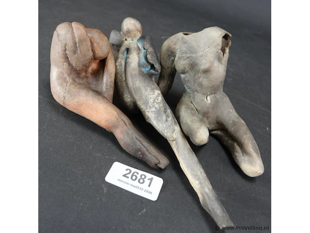 3 keramieken sculpturen - afbeelding 2 van  5