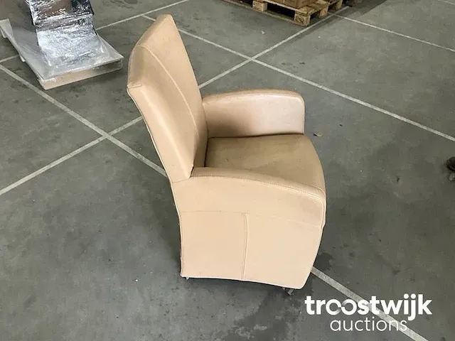 3 lederen verrijdbare fauteuil’s - afbeelding 2 van  3
