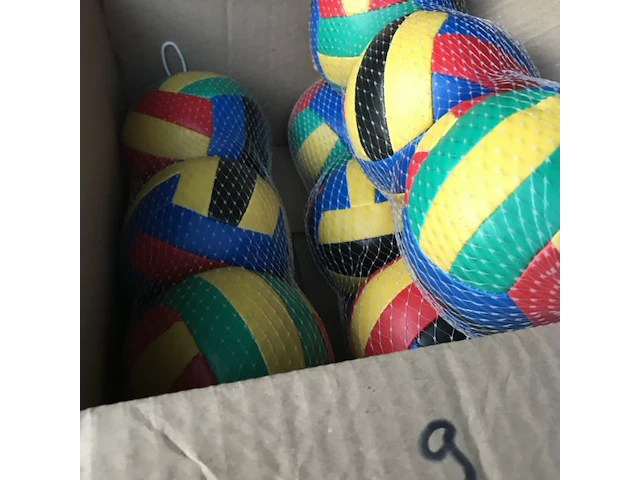 3 netjes met 3 foamballen - afbeelding 5 van  5