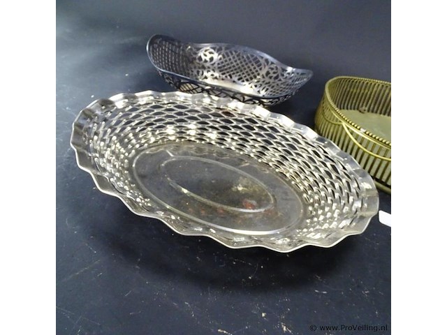 3 o.a. verzilverde ajour gevormde schalen - afbeelding 4 van  5